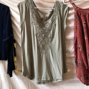 3 cute spring shirts